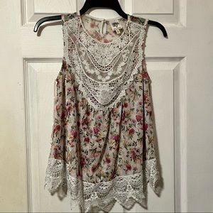 Self Esteem size M white and floral top